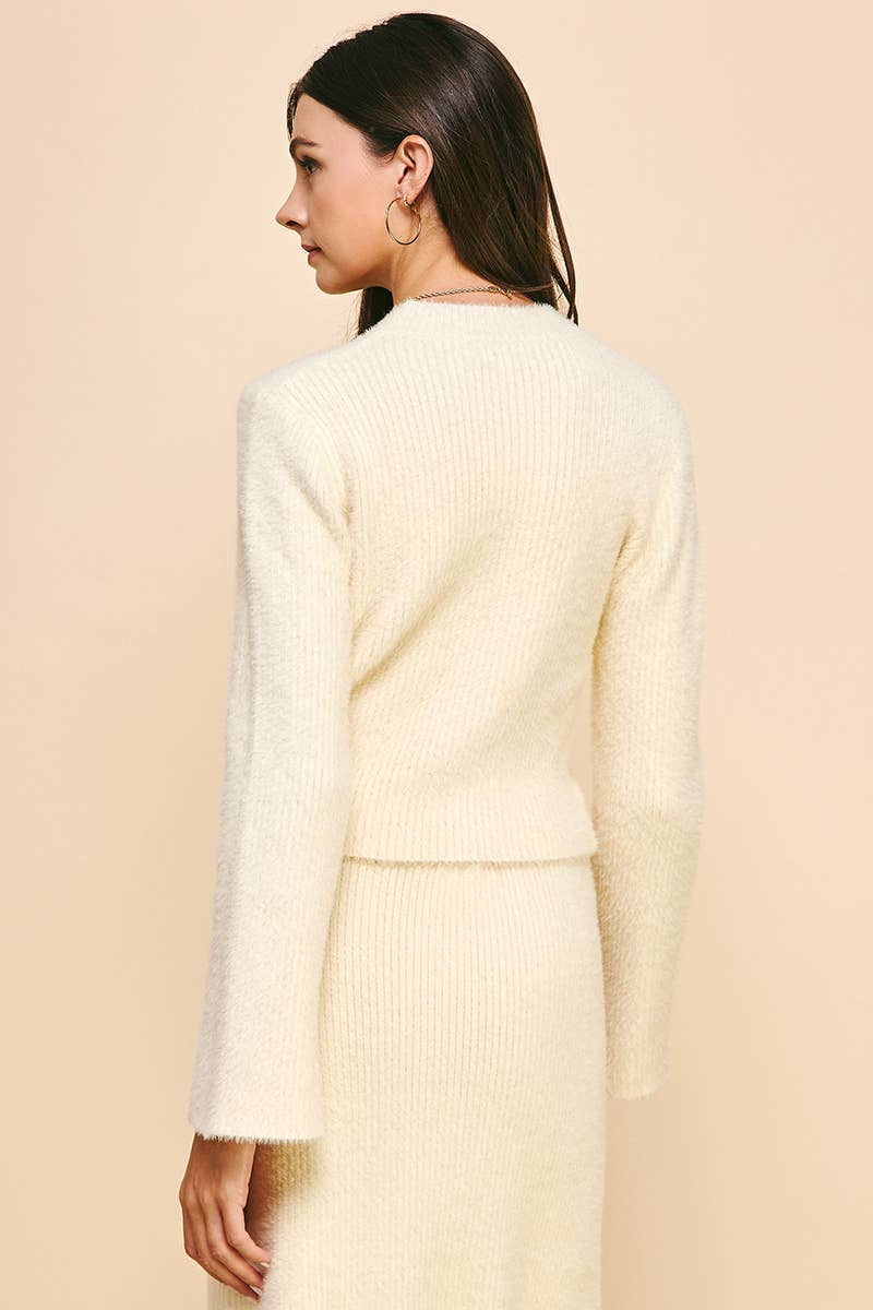 SOFT YARN SWEATER TOP